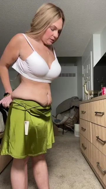 It's growing on me #apronbelly #curvyfashionblogger #tiktokshopcreatorpicks #tiktokshopholidayhaul #shapeweardress 