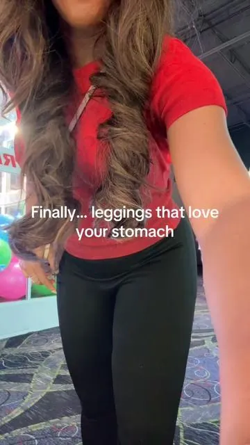 Finally… leggings that love your stomach. I linked them before they sell out. #leggings #tight #leggingsoutfit #christmas #christmasgifts
