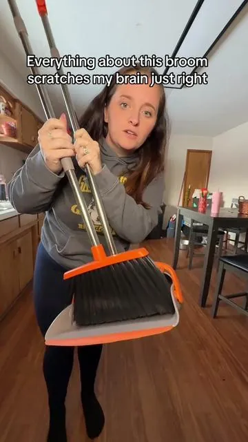 Everything about this just makes me so happy as a 31 year old house keeper —- I mean mom. #broomanddustpan #broom #cleaningfinds #cleaningtools 