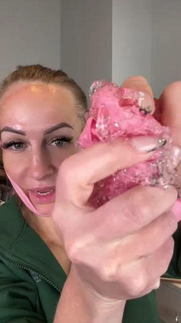 I always say to be careful with skincare because ingredients and formulas actually matter. This mask went viral for a reason — the collagen saturation, the fit, and how my skin looks after speaks for itself. Sometimes it’s not about hype, it’s about what your skin actually responds to. #RoundLab #RoundLabMask #DeepCollagenMask #KoreanSkincare #HydratingSkincare @ROUND LAB 