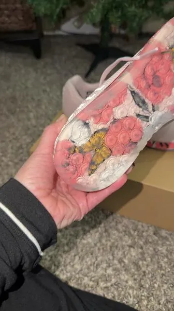 Nobull gorgeous floral training sneakers #nobull #sneakers #pinksneakers #gymshoes 