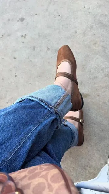 The cutest comfy flats ever 😻 #flats #suedeshoes #tiktokshopholidayhaul #ootd #outfitsinspo 