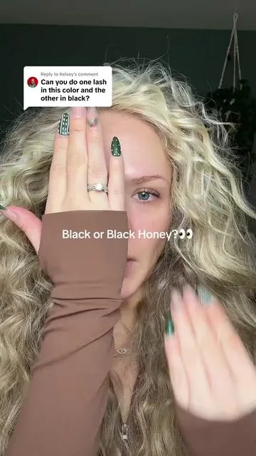 Replying to @Kelsey what’s the verdict? Black Honey or black?🤔 @Clinique #blackhoney #clinique #makeupbundle #tiktokshopholidayhaul #tiktokshopcreatorpicks 