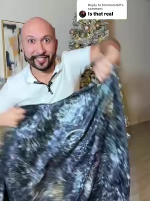 Replying to @$mrmoist69 it works like magic but you need to download the app that comes with it, it is perfect way to show kids this magic trick #invisibilitycloak #harrypotter #cloak #magic #tiktokshopcreatorpicks 