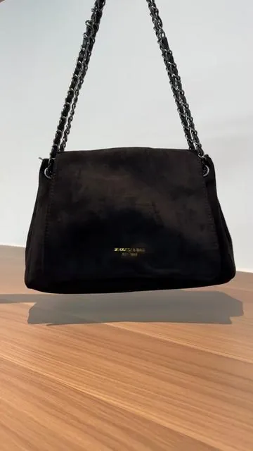 Chain crossbody bag, versatile for casual or formal wear 🧳🔥 #TikTokShopBlackFriday #TikTokShopCyberMonday #tiktokshopholidayhaul #TikTokShopFallDealsForYou #tiktokshoplabordaysale 