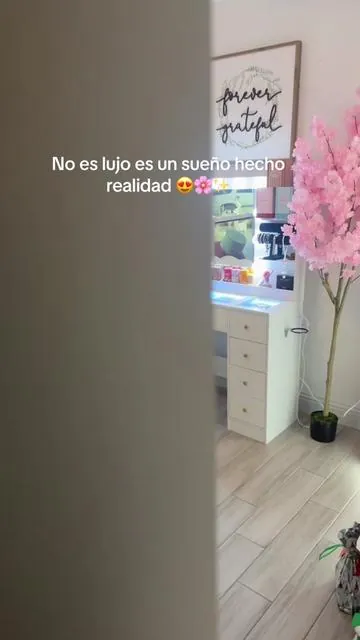 El más bello y accesible Vanity #vanity  #vanityfair  #makeupvanity  #roomdecor 