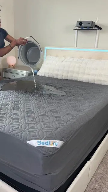 This waterproof mattress protector is the truth, it really is 100% waterproof and nothing is getting through to ruin your mattress. It comes in different colors, sizes and has deep pockets #waterproofmattresscover #mattressprotector #mattresscover #waterproofmattressprotector #matresstopper 