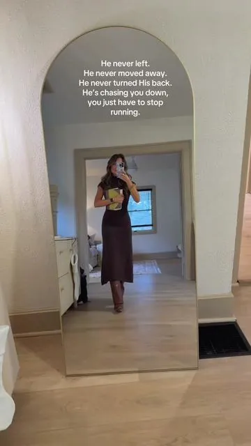 He won’t force His way in, you just have to open the door 💌 happy sunday 