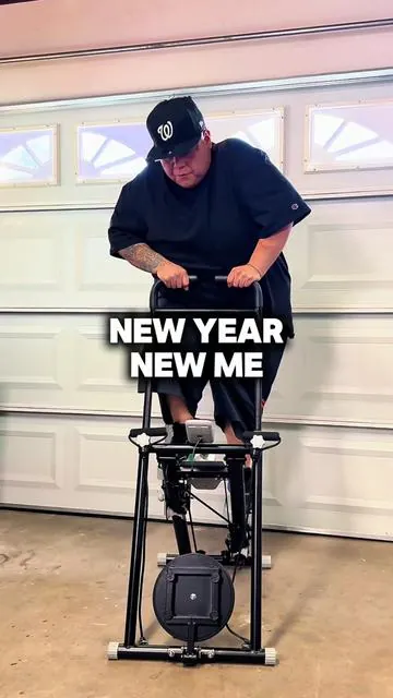 A good way to get a full body workout out 💪 
Stair stepper and waist trainer
2 in 1
#stairstepper #stairstepperworkout #fullbodyworkout #stairstepperathome #athomeworkouts 