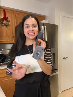 Al fin inventarón una pistola de silicón caliente recargable #mommusthaves #musthaves 