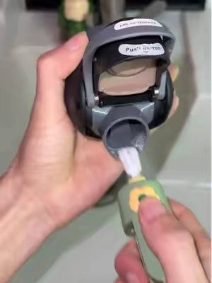 I can' t believe I used to drink from unwashed cups 😳 This tool changed everything! #BottleBrush #CleaningHacks #MomLife #HomeEssentials #TikTokHolidayHaul 