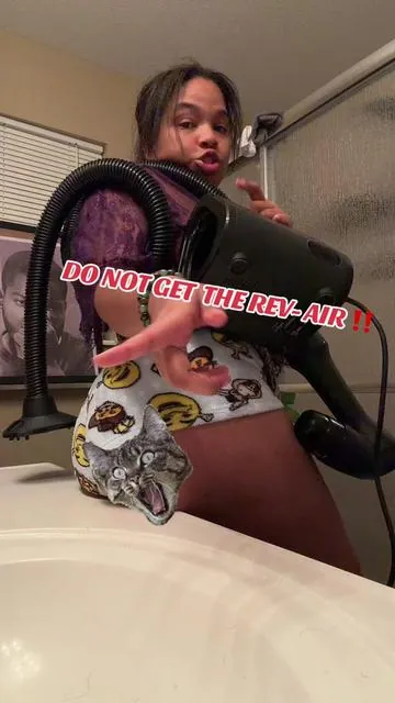 Don’t do it!!! Grab that bundle instead! I’m salty cuz I wish I could have a free bag of chips 🫩😒#revair #4chair #blackwomenoftiktok #washday #tiktokshopspringglowup 
