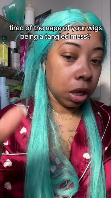 this spray is the truth! Every girl that wears weaves, wigs or extensions needs to have it… #syntheticwigs #extenstions #weavehairstyles #detanglingspray 