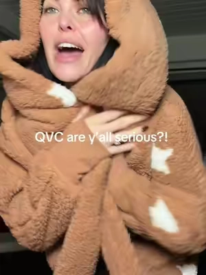 It’s a Sherpa wearable blanket!! 🧸 @QVC, Inc #sherpajacket #jacket #cozy #womensfashion #tiktokshopfinds 