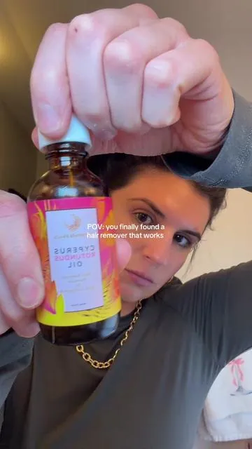 me 🤝 saying goodbye to my mustache @Caramela Beauty #tiktokshopcreatorpicks #over30 #cyperusrotundusoil #facialhairremoval #hairremoval 
