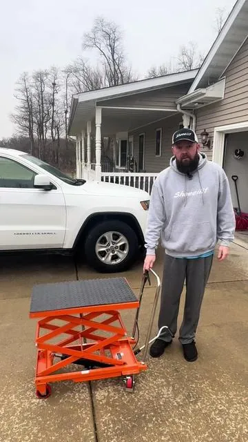 I use this more than I thought @VEVOR Store @Vevor Tools #cart #utilitycart #vevor #garage #tools 