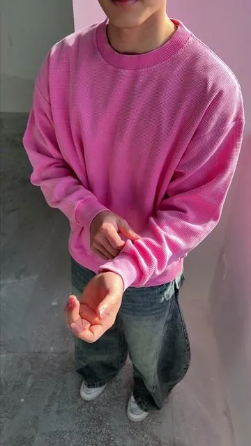 and this is the pink one 💓🇺🇸 #crewnecksweatshirt #streetwear #outfitinspo #mensfashion 