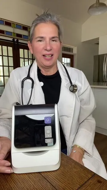 Keeping my health in check just got EASY 💙 AlphaMed Home Blood Pressure Monitor takes your reading in just 46 seconds — no painful squeezing! Tracks 3 users, runs on batteries or plug-in, and is FDA approved for accuracy you can trust. Simple. Fast. Reliable. ✔️ #alphamed #bloodpressuremachine #bloodpressure #healthytok #healthcheck 