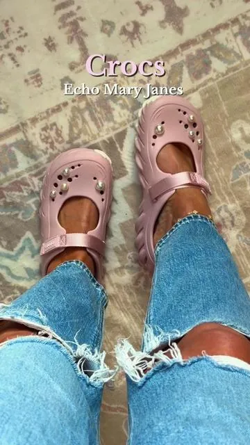 Croc’s Echo Mary Jane’s are too cute 🌸🩷🤍 #crocs #crocsecho #maryjanes #maryjaneshoes #tiktokshopcreatorpicks 