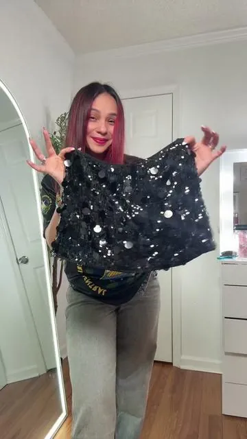 La minifalda más hermosa✨