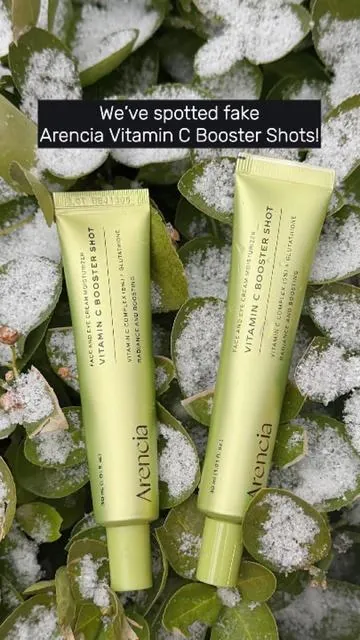 🚨 PSA: We’ve spotted fake Arencia Vitamin C Booster Shots! Don’t get fooled — here’s how to spot the real one 💛 1️⃣ The size is different (fake = thinner & taller) 2️⃣ The cap is shiny 3️⃣ The color looks lighter 4️⃣ Missing LOT number (front & back) 5️⃣ The black label is misaligned Always check before you use — stay safe, stay glowing 🍋💚 #Arencia #VitaminCBoosterShot #AuthenticOnly #KBeauty #fyp #boostershot #musthaves #2026 #vitaminc #fake #FakeProduct #BewareOfFakes #RealVsFake #TikTokShopJumpStartSale #botoxserum #kskincare #skincareroutine #antiaging#kbeauty