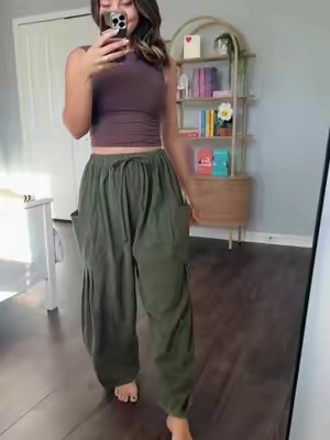 I’m in love with these courdaroy barrel pants. So cute and comfy! 
