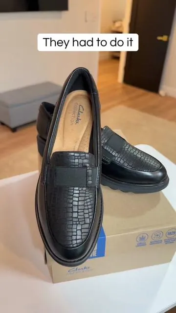 #tiktokshopcreatorpicks #tiktokshopjumpstartsale #clarks #loafers 