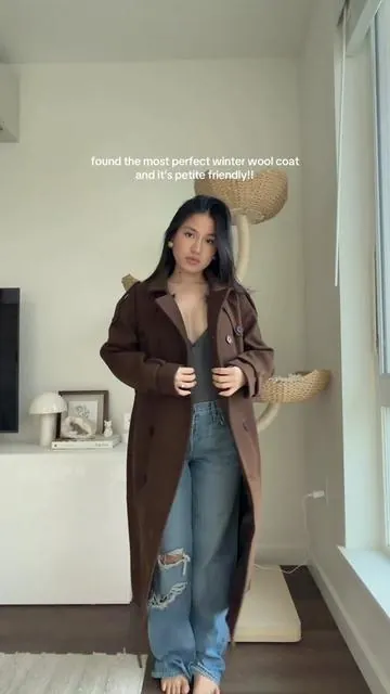 My new favorite winter coat😍#longwoolcoat #wintercoat #woolcoat #winteroutfit #petitefashion 