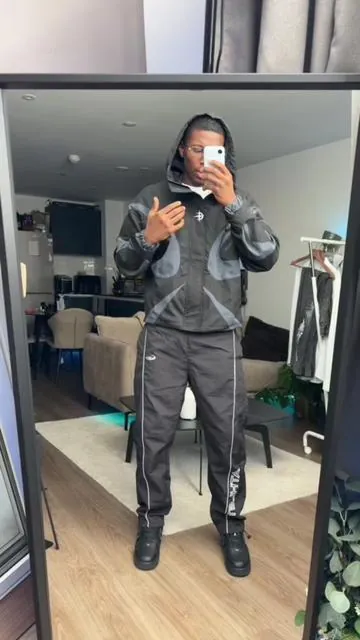 I’m 5’10 and i got a medium  #jacket #formen #croppedjacket #winteroutfits #tiktokshop 