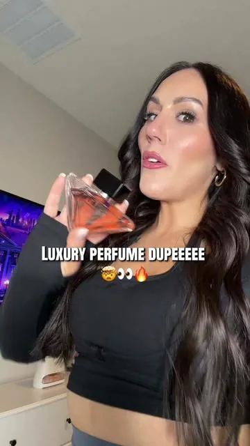 Okay girls if you LIKE Prada paradox perfume you have to smell this one💕🤯👀🔥 #perfume #perfumetiktok #pradaperfume #luxuryperfume #perfumes 