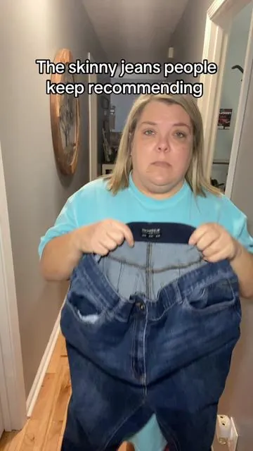 These skinny jeans get so much love for a reason. BloomChic skinny jeans are stretchy without losing their shape, flattering without feeling tight, and comfortable enough to wear all day. No stiff denim, no digging waistband—just an easy, confidence-boosting fit that works for real bodies. #BloomChic #SkinnyJeans #CurveFriendly #ComfortFirst #EverydayDenim 