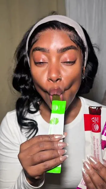 I’m never running out of these jelly sticks @FOODOLOGY US  #kyliejelly  #cuttingjelly  #redjellystick  #foodologysuperbrandday  #tiktokshopcreatorpicks 