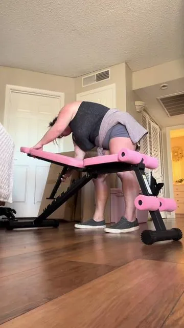 No… your gym does not have this pink workout bench, which is why you need to buy this for your homegym. Duh!! 🙄 @Bearbro Fitness Studio  #WeightBench #Lift #HomeGym #Pink  #fitness 