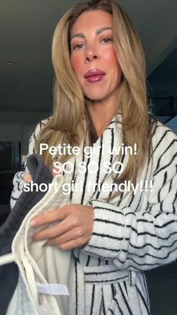 🍋🍋 duuupe!! HUGE win for my petite girls!! I can’t remember the last time I put on lounge pants without having to roll the waistband! These fit like a glove, even better than lulu 🍋 ##petitefashionfinds##crzyoga##softstreme##shortgirlfriendly