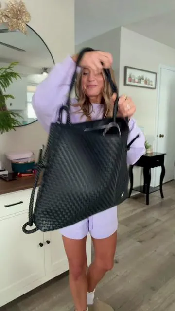 Tote bag two backpack in seconds @@Rainbow Boutique LLCdid it again 🖤 ##totebag##backpack##minibackpack