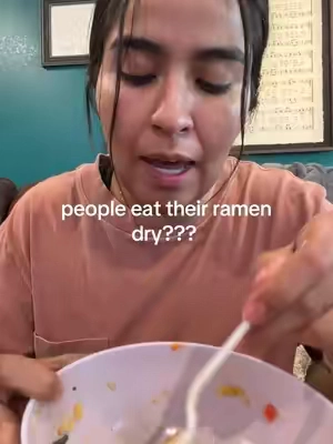 Team dry or wet ramen??? #ramennoodles #ramenreview #cheesyramen 