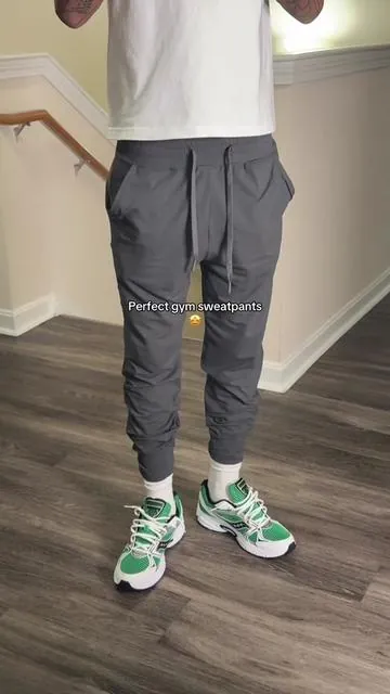 👆🏽Grab a pair before it sells out👆🏽 #recentpickups #musthaves #sweatpants #trending #viraltiktok 