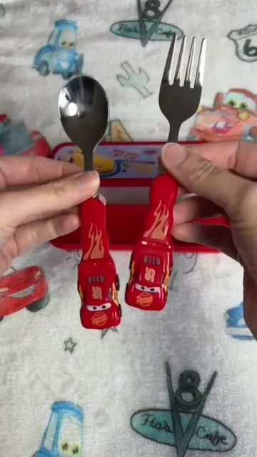 Could these be any cooler? #lightningmcqueen #lightningmcqueen95 #silverware #toddlerutensils #toddlersilverware 