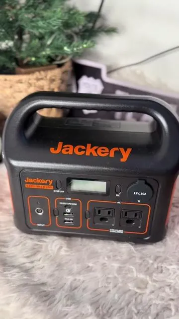 This power bank is a beast. It charges six devices at once, making it easy to keep my phone, laptop, drones, and cameras powered up. Whether I'm going off-grid or facing a winter power outage, it's the perfect backup. Help a Mama of 4 out and orders yourself one today! I do get a small commission for each purchase. @@Jackery Direct @@jackery.store##PowerBank##TechReview##tiktokshop##SolarCharging##OffGridPower