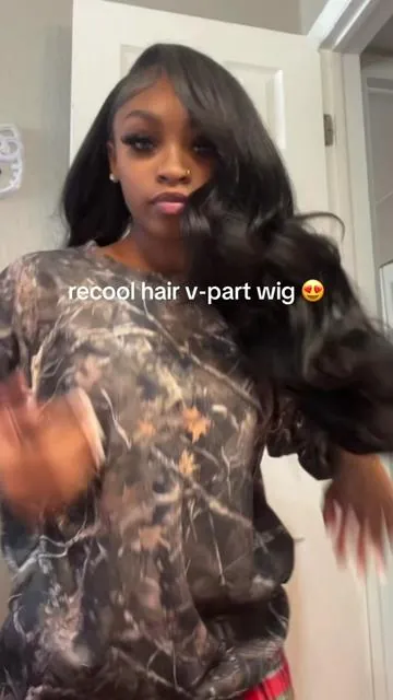 @Recoolhair 🎀 #wiginstall #gluelesswig#vpartwig#loosewave