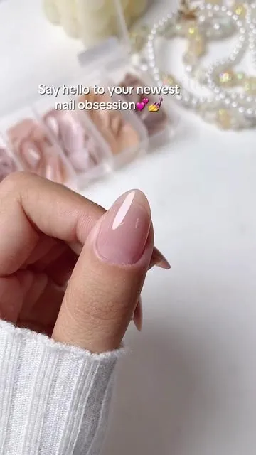 short, chic, and five perfect nude shades in one kit. ✨💅💕#fypage #nudenails #pressonnails #nailhacks #nailinspo 