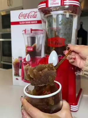 I made Coca-Cola slushies at home and now I want one every day #cocacolaslushiemaker #slushiemaker #frozendrinks #kitchenfinds #tiktokshopcreatorpicks