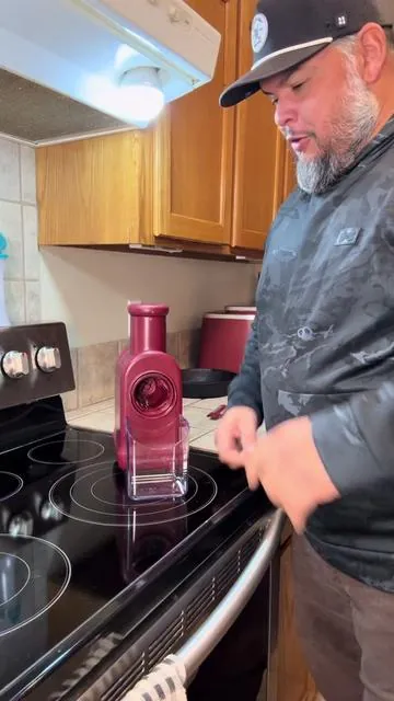 No more manual cheese shredders and slicers for me. #shreddedcheese #cheesegrater #cooking #mealprep #tiktokshopcreatorpicks 