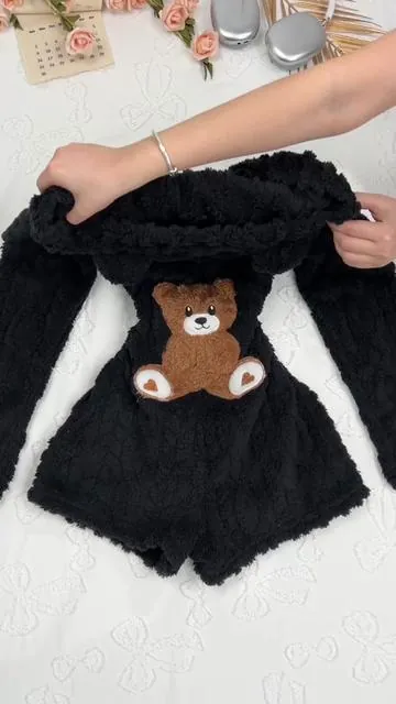 The coziest teddy jumpsuit EVER ☁️🧸 so thick, fluffy fleece that feels instantly soft. #jumpsuit #loungewear #spotlightfinds  #tiktokshopcreatorpicks  #tiktokshopjumpstartsale 