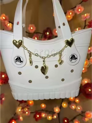 So adorable! #crocs #crocstotebag #totebags #totebag #tiktokshopcreatorpicks @Crocs 