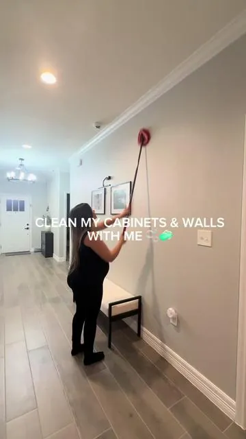 Dusting my cabinets & walls was definitely a must. this attachment made it so much easier 🫰🏻🧼🫧 #cleaning #cleanwithme #limpieza #CleanTok #fyp
