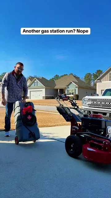 Running out of gas when you need it most is frustrating. This 15-gallon portable fuel transfer tank makes refueling fast, clean, and stress-free—anywhere, anytime. Built with a leak-proof pump, 10ft hose, and rugged wheels, it’s perfect for snow blowers, generators, lawn equipment, ATVs, and emergency fuel storage. No spills. No wasted trips. Just reliable fuel on demand. #fueltransfer #fuelcaddy #portablefueltank #garvee #emergencyprep 
