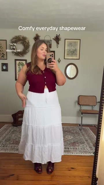 My favorite everday shapewear. Adds just the right amount of compression and smoothing but is still so comfortable and wearable! #shapewear #curvyfashion #plussizefashion #midsizefashion #tummycontrol @OEAK-Bras 