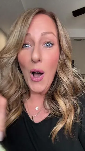 Swatching the brand new Laura Geller baked eyeshadow palette…Earthy Essentials!  #lauragellerbeauty #laurageller #over40makeup #eyeshadowpalette #eyeshadow 