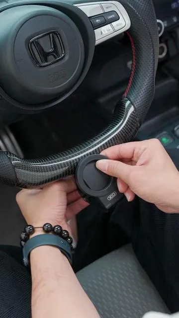 Your best driving companion.#phonemount #carphonemount #tablestand #phoneholder #phonemountforcar 